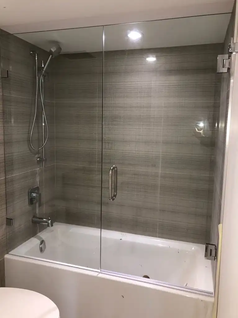 Frameless swing shower door by Alpha Glass Ltd, project photo 50
