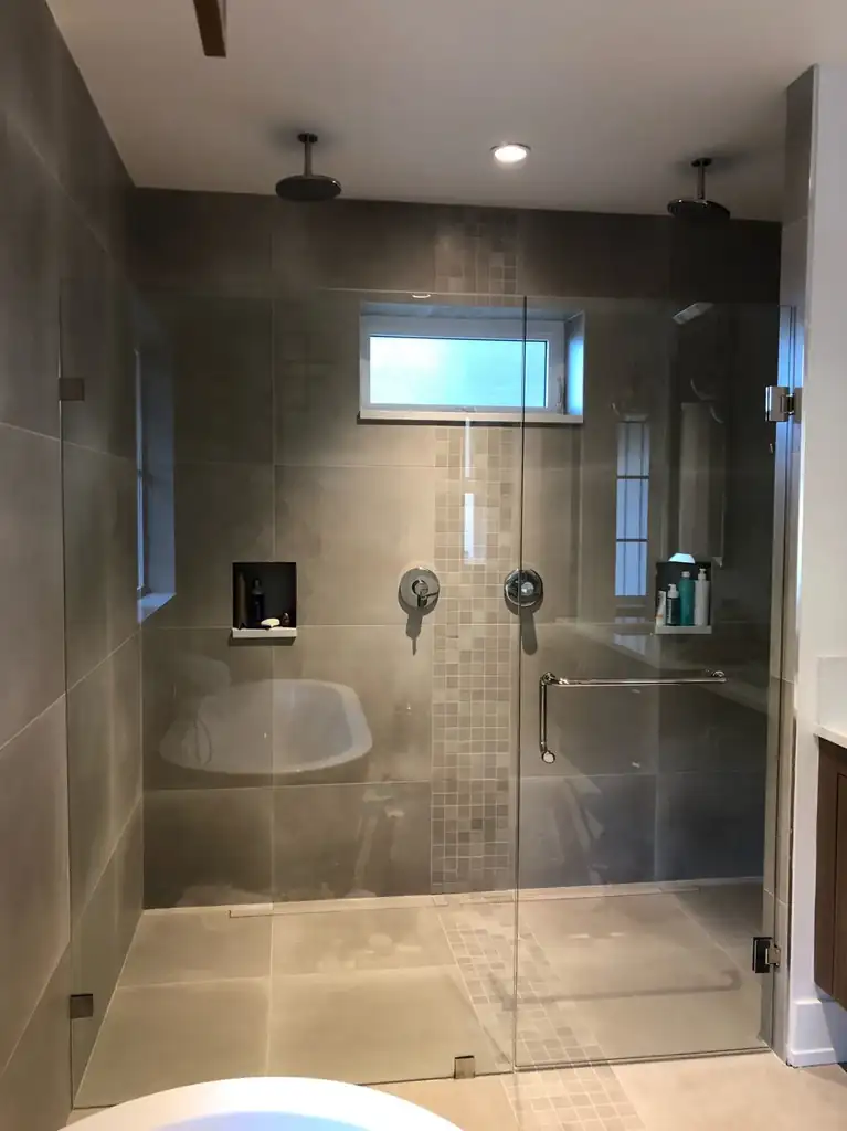 Frameless swing shower door by Alpha Glass Ltd, project photo 52