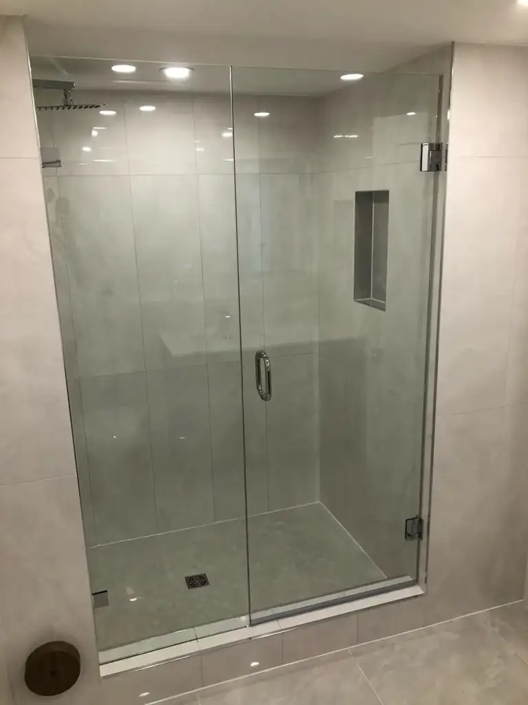 Frameless swing shower door by Alpha Glass Ltd, project photo 54