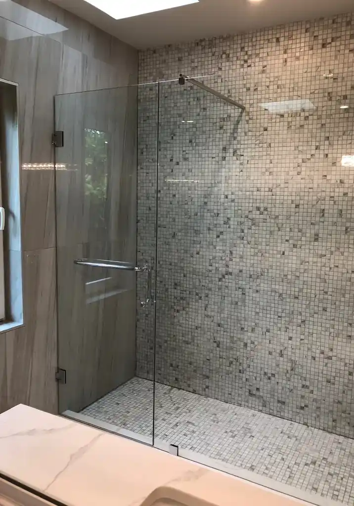 Frameless swing shower door by Alpha Glass Ltd, project photo 57